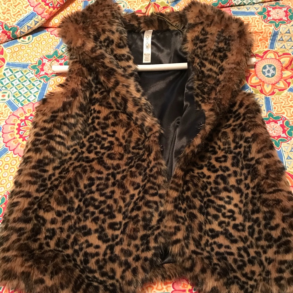 Cheetah print fake fur vest